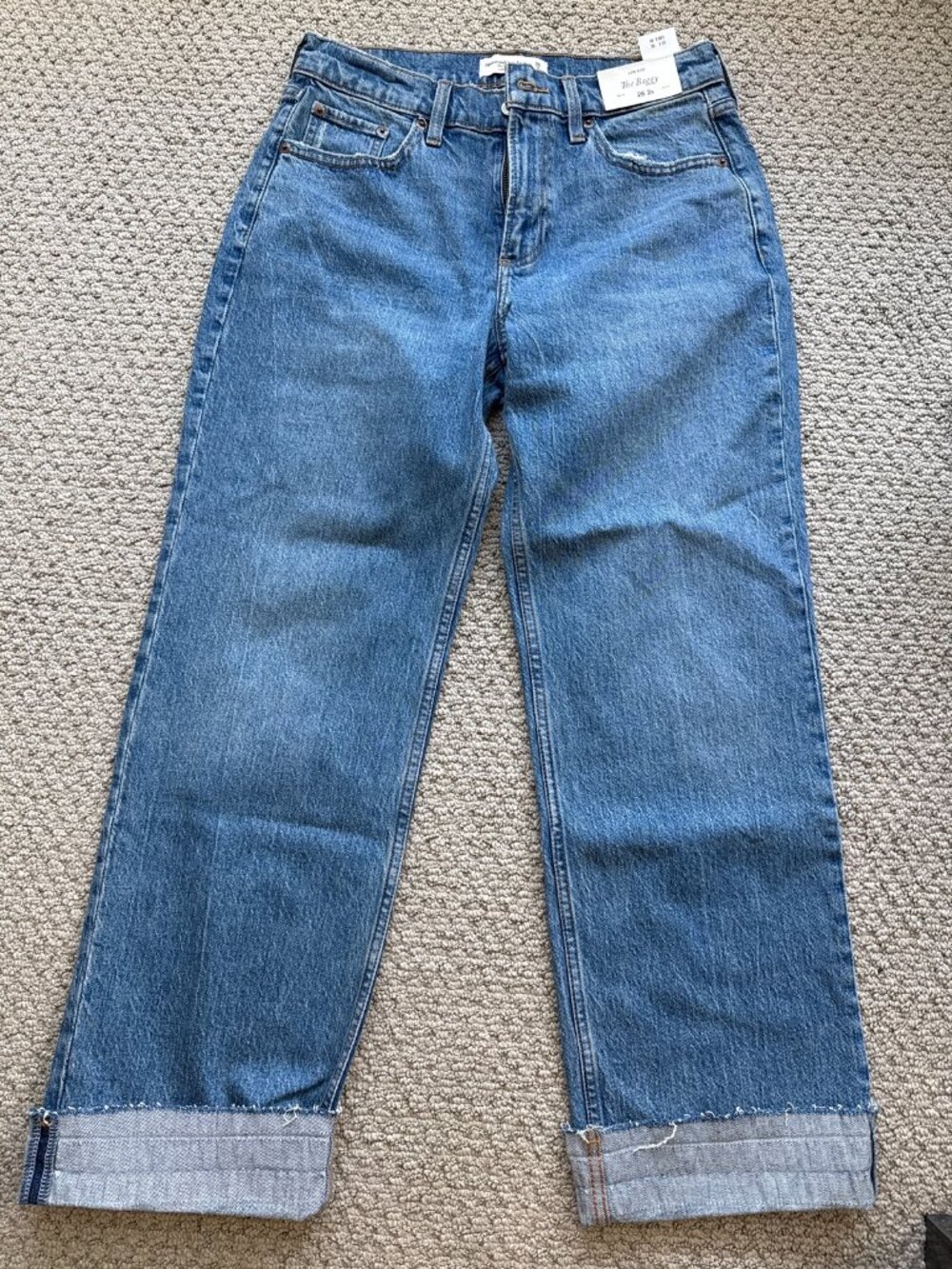 NWT Abercrombie & Fitch The Baggy Low Rise Jeans Size 26 Dark Wash Cuffed Hem
